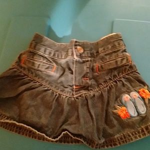 Size 12 mts girls skirt with flip flop imbrodered
